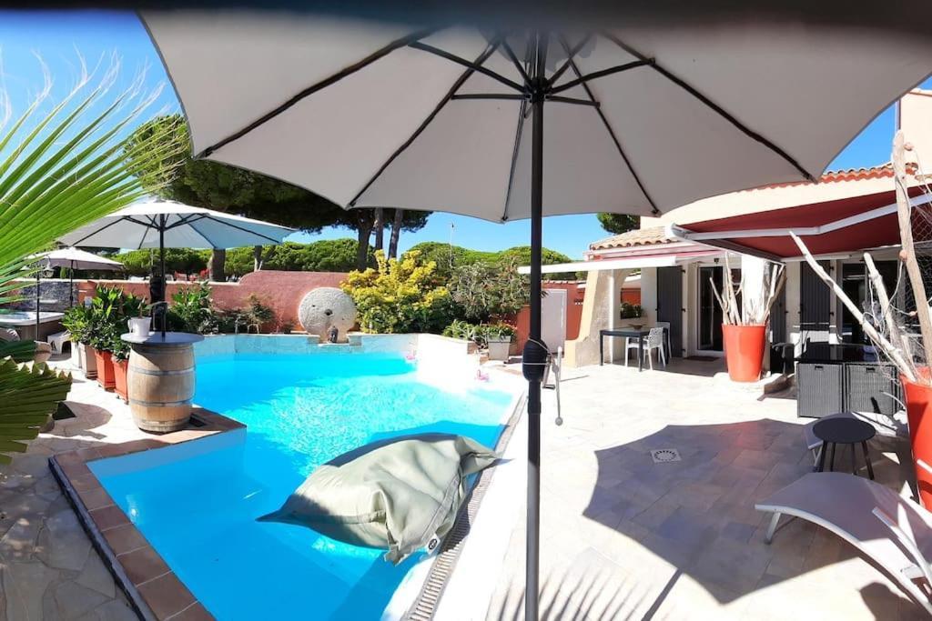 Hebergement Insolite Studio Grau Du Roi Mas Des Marines Piscine Le Grau-du-Roi Bagian luar foto